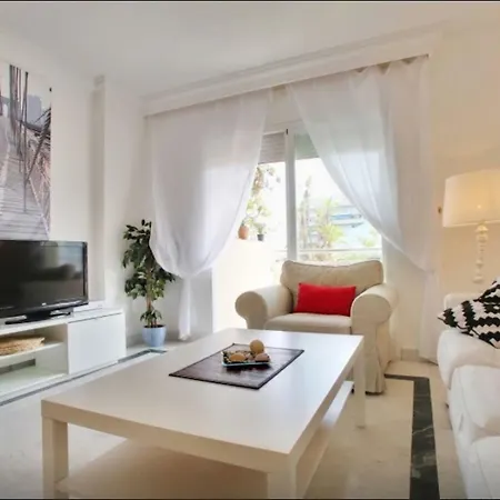 公寓 Center Puerto Banus 马尔韦利亚