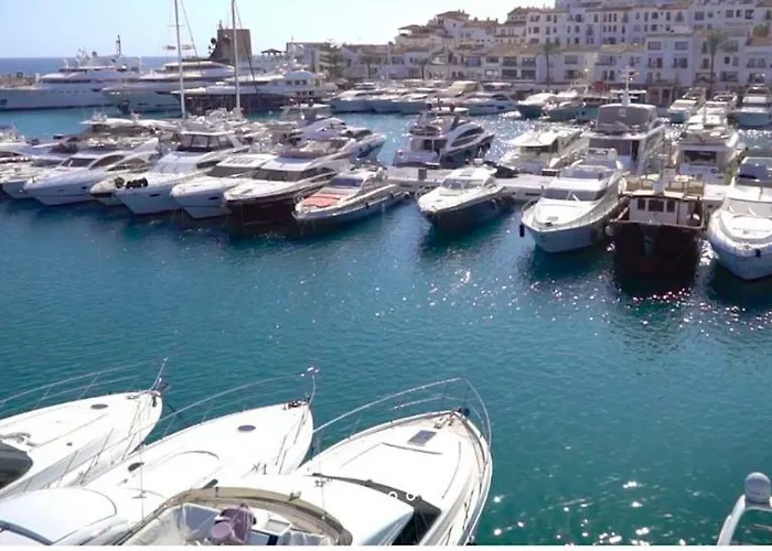 Center Puerto Banus *