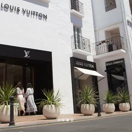 Center Puerto Banus * Μαρμπέλλα