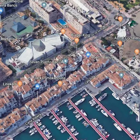 Center Puerto Banus Διαμέρισμα *